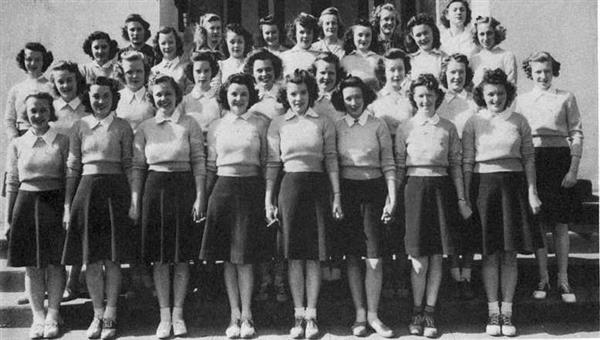 1941 Club Girls 