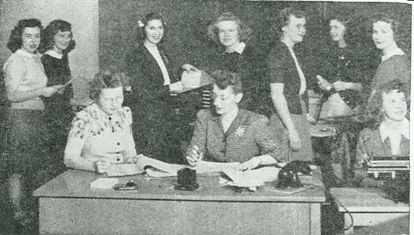1945 office staff 