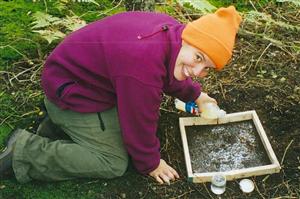 Collecting earthworms Collecting earthworms