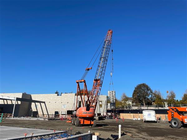 Pre Cast Wall Panel on crane